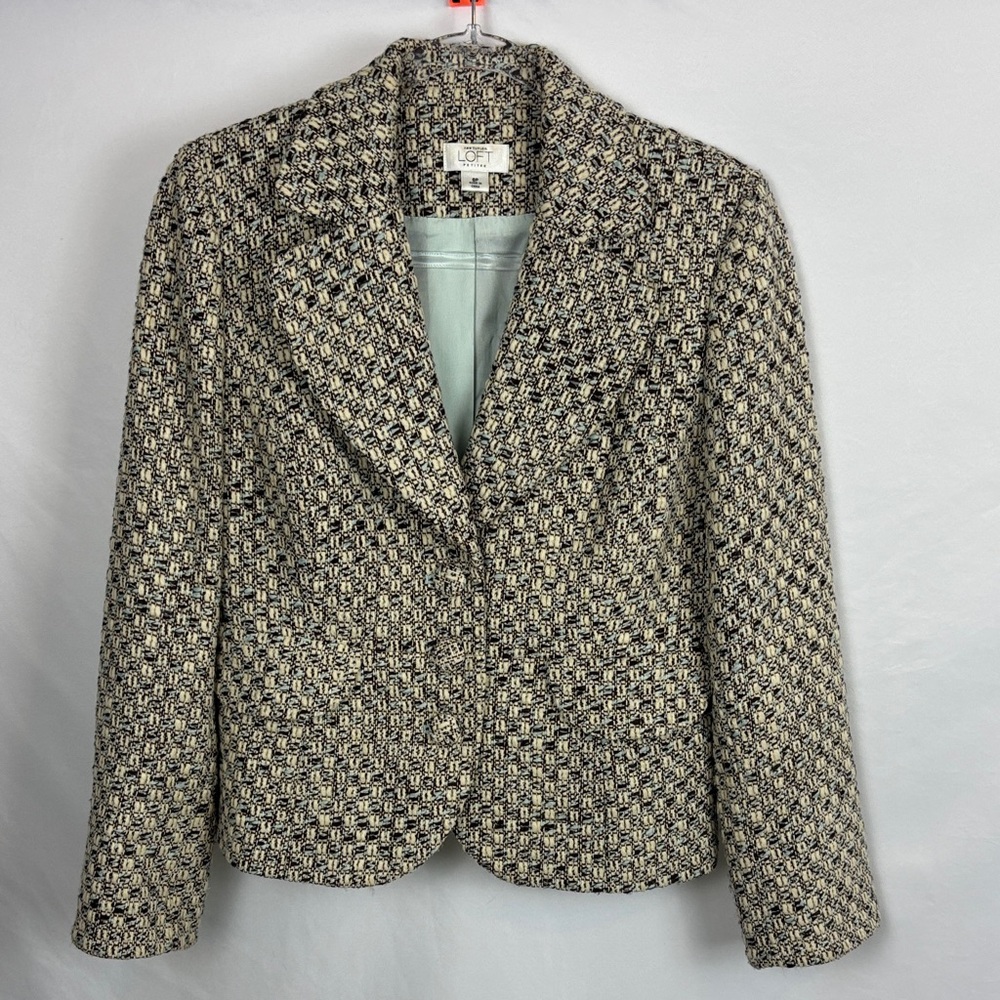 Ann Taylor neutral tweed business blazer. Size 8P
